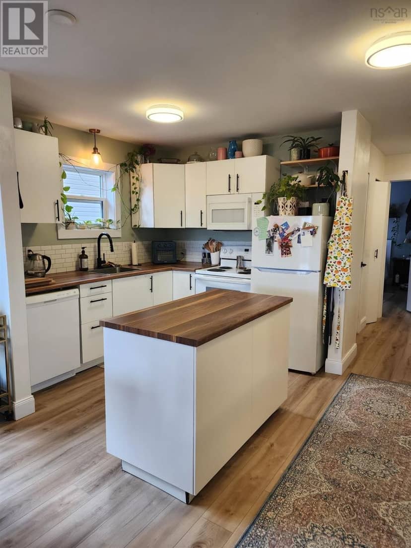 391 389-393 Renfrew Street — photo 3 of 36