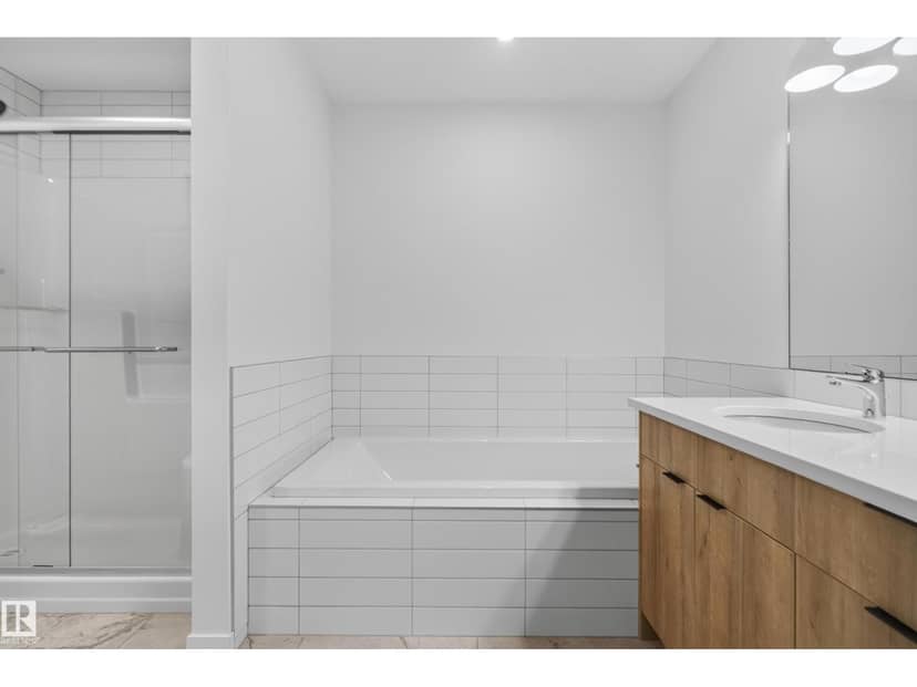 7009 50A AV — photo 30 of 40