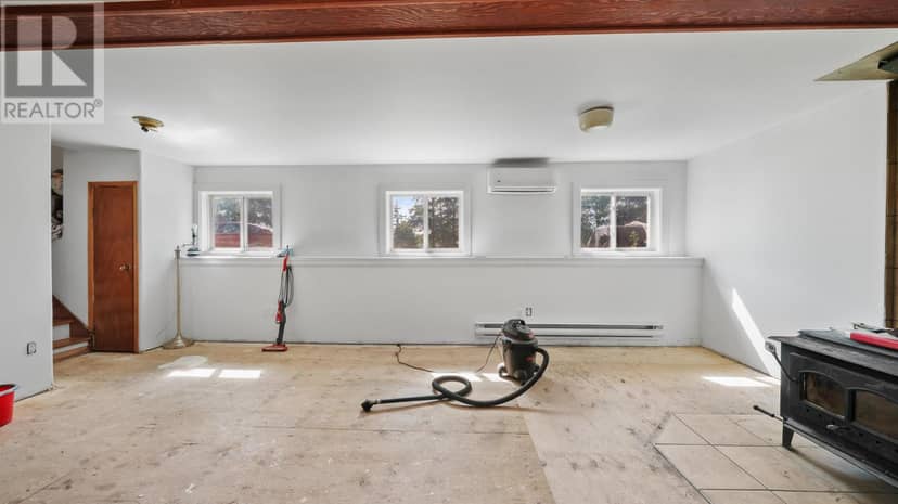 1 Laura Drive — photo 18 of 40
