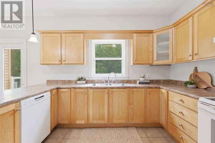 46 Southgate Drive — photo 17 of 40