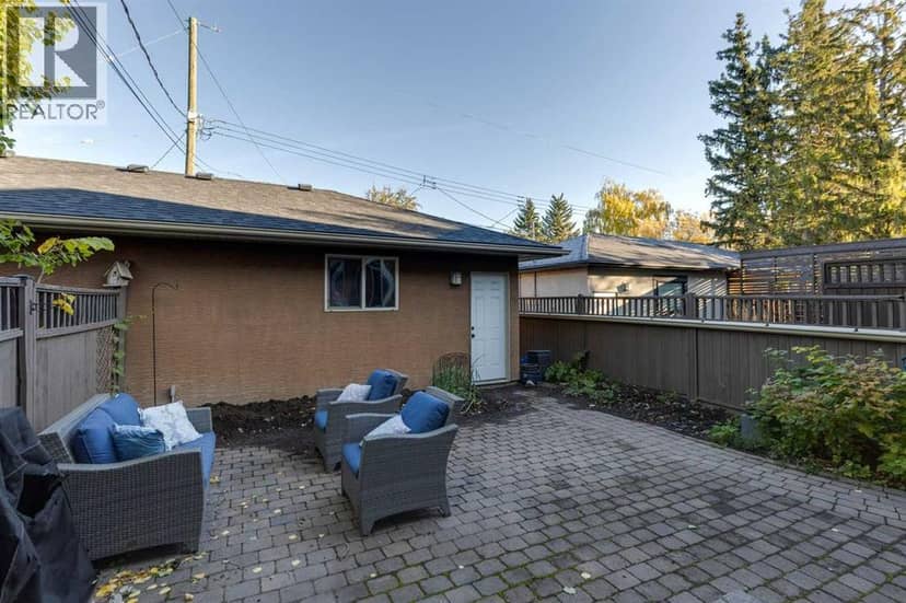2050 47 Avenue SW — photo 31 of 32