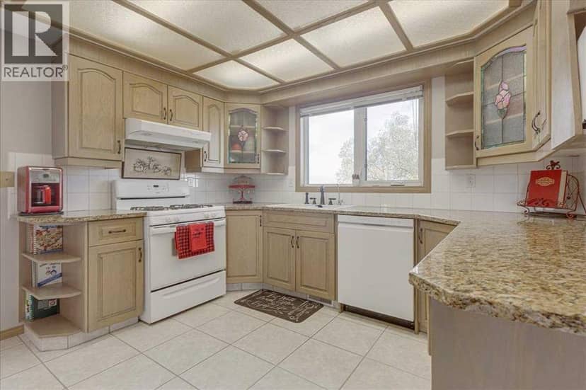 273132 Range Road 275 — photo 9 of 40