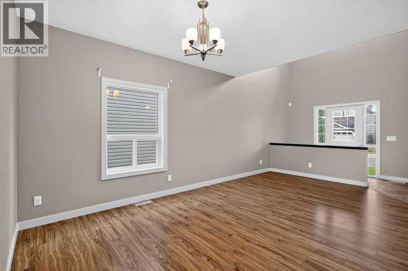129 Everhollow Rise SW — photo 12 of 40