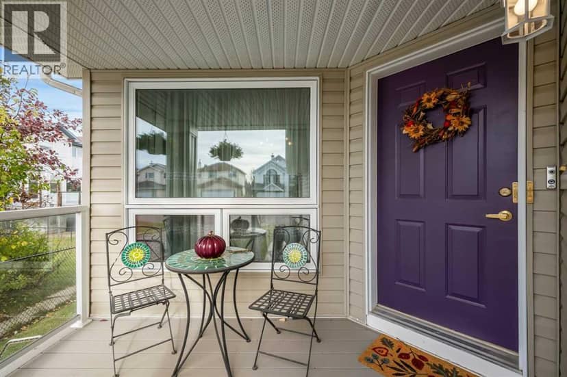 108 Citadel Circle NW, Calgary, photo 2