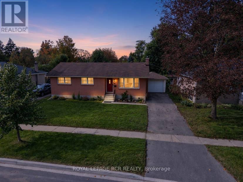 18 Oak Street — photo 3 of 37