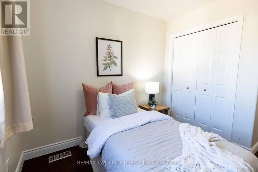 569 Violet Street — photo 19 of 40