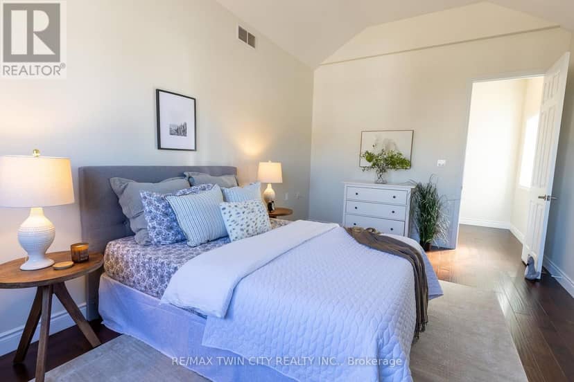 569 Violet Street — photo 16 of 40