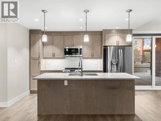 105-36 Waterfront Place — photo 14 of 30