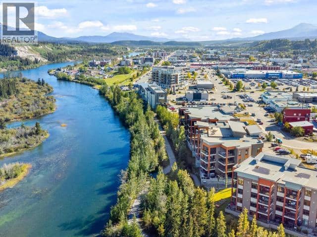 105-36 Waterfront Place, Whitehorse, photo 2