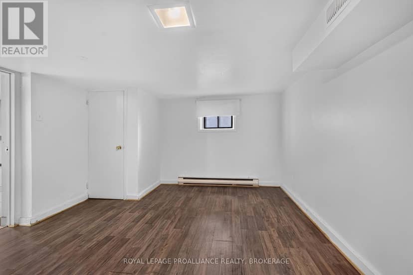 558 Brock Street — photo 24 of 38