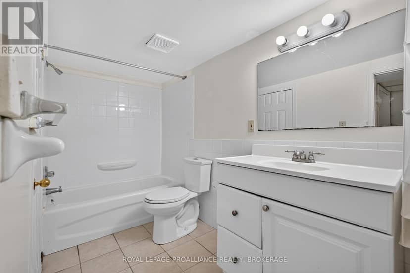 558 Brock Street — photo 26 of 38