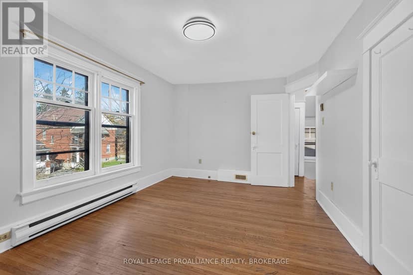 558 Brock Street — photo 16 of 38
