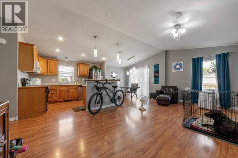 414 Conductor Boulevard, Coaldale, photo 3