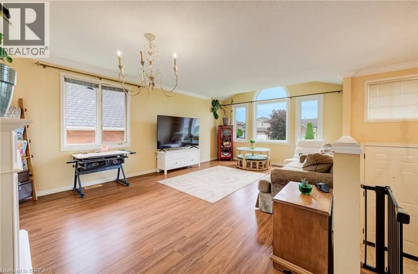 64 BLACKFRIAR Lane, Brantford, photo 6