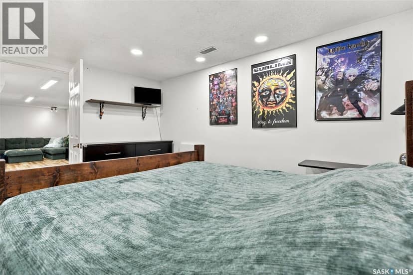 2237 Albert AVENUE — photo 34 of 40