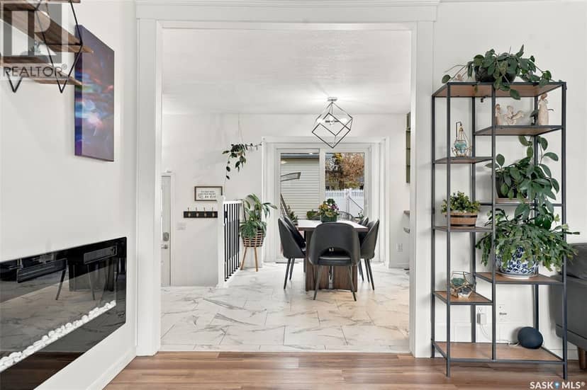 2237 Albert AVENUE — photo 9 of 40
