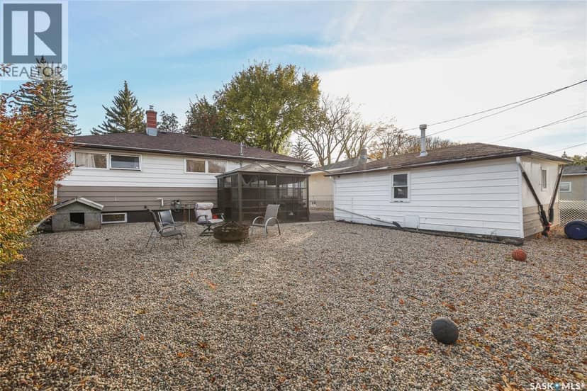 3320 Perry Avenue, Regina, photo 4