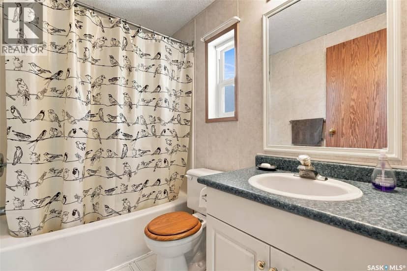 708 Main STREET S — photo 4 of 40