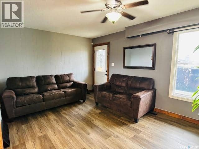 112 Fraser AVENUE, Oxbow, photo 3