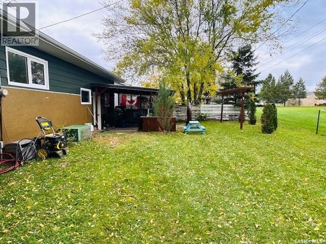 112 Fraser AVENUE — photo 31 of 39