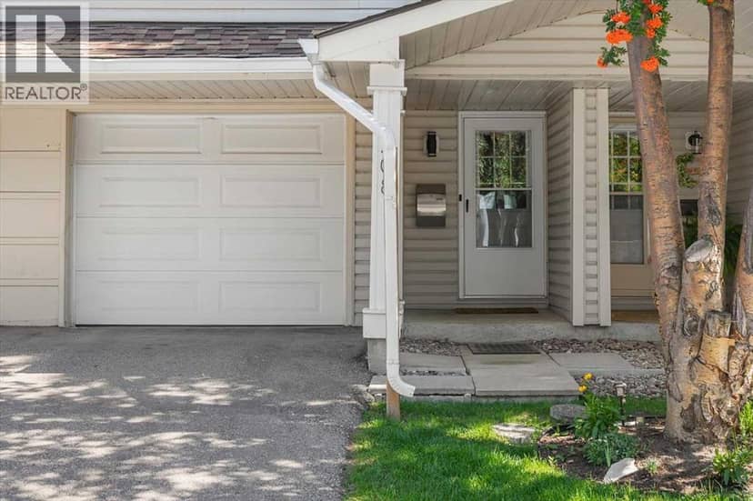 208 Queenston Heights SE, Calgary, photo 3