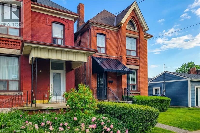 244 HUGHSON Street N, Hamilton, photo 3
