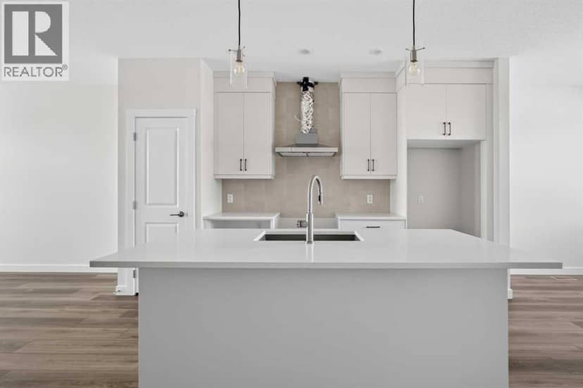 727 Lucas Boulevard NW — photo 9 of 31