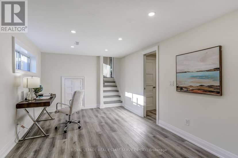 1821 Bonnymede Drive — photo 33 of 40