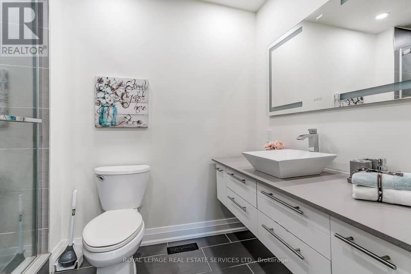 1821 Bonnymede Drive — photo 18 of 40
