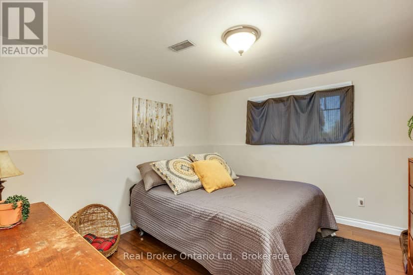 96 Potters Lane — photo 19 of 31