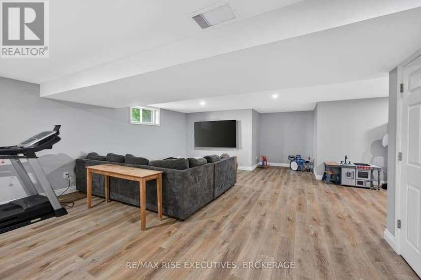115 Hellen Street — photo 19 of 40