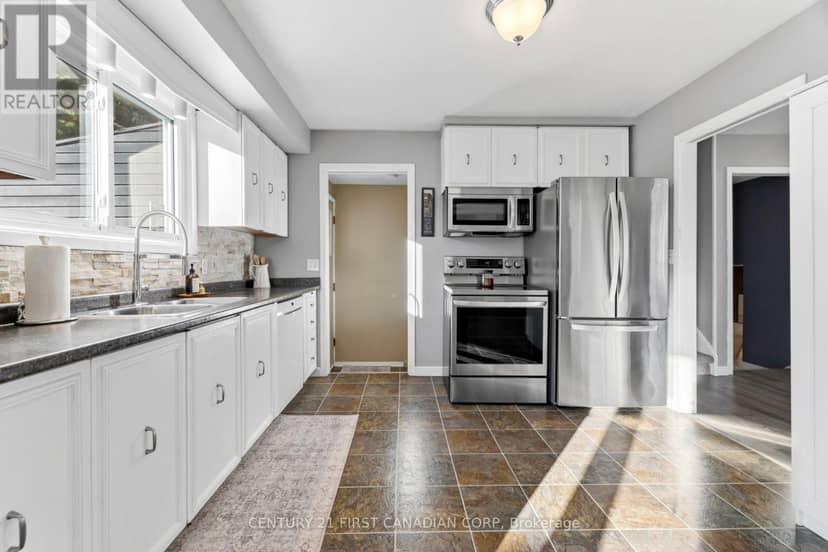 32831 Richmond Street — photo 9 of 35