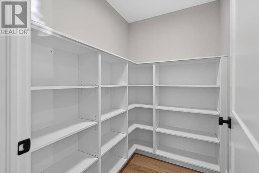 273 Colin Avenue — photo 13 of 39