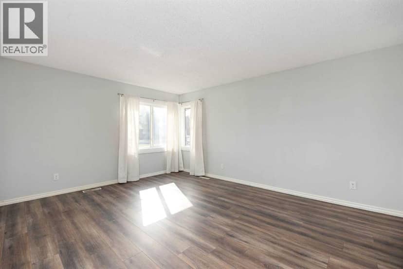 16 Centennial Drive, Fort McMurray, photo 4