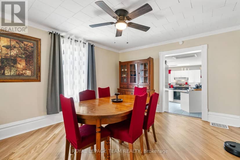 301 Oxford Street E — photo 10 of 37