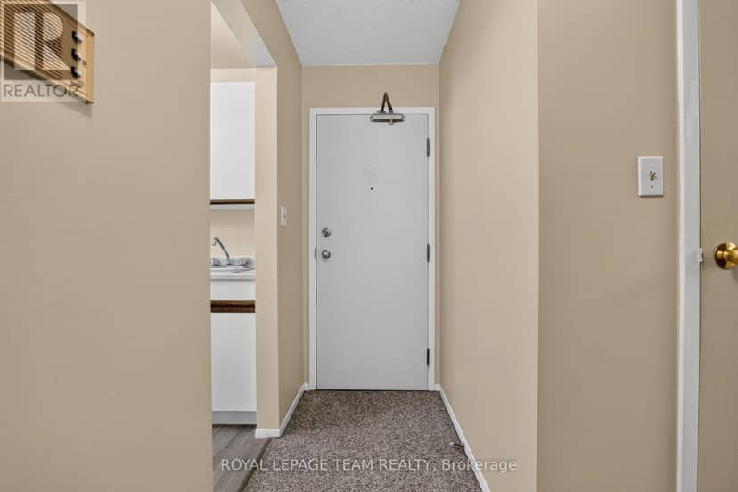 21 - 2 Charlotte Place, Brockville, photo 3
