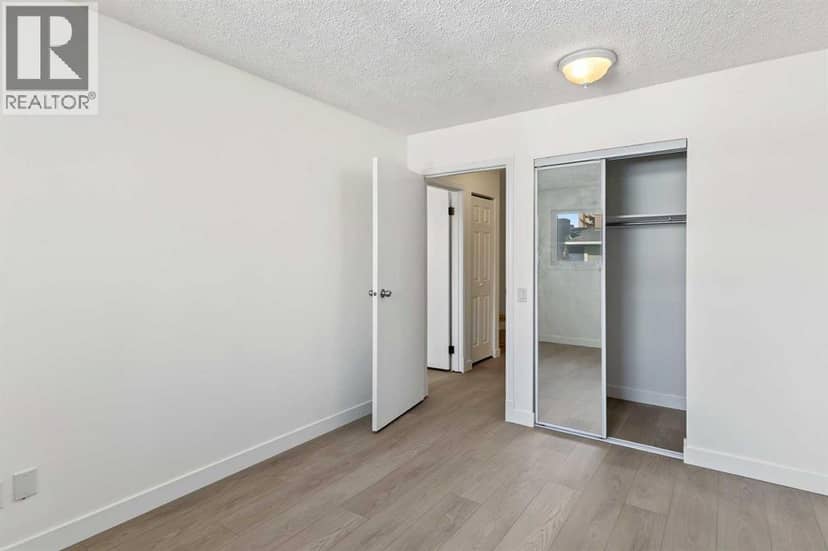 11, 5315 53 Avenue NW — photo 17 of 33