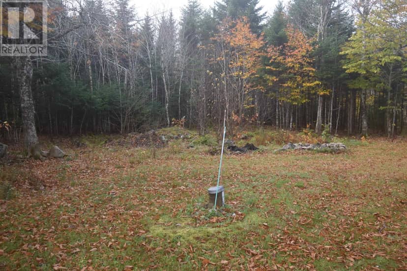 271 SUTHERLAND Road — photo 14 of 16