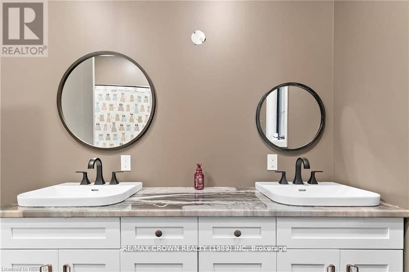 24 Sun Valley Way — photo 27 of 40