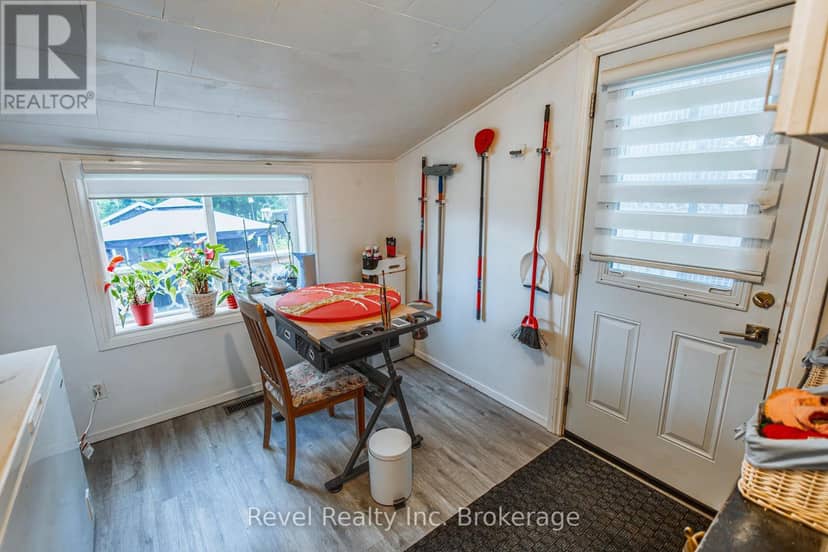 1343 Copeland Street — photo 14 of 27