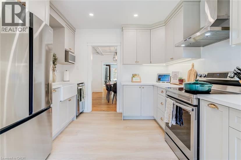 175 ROSSLYN Avenue S — photo 16 of 40