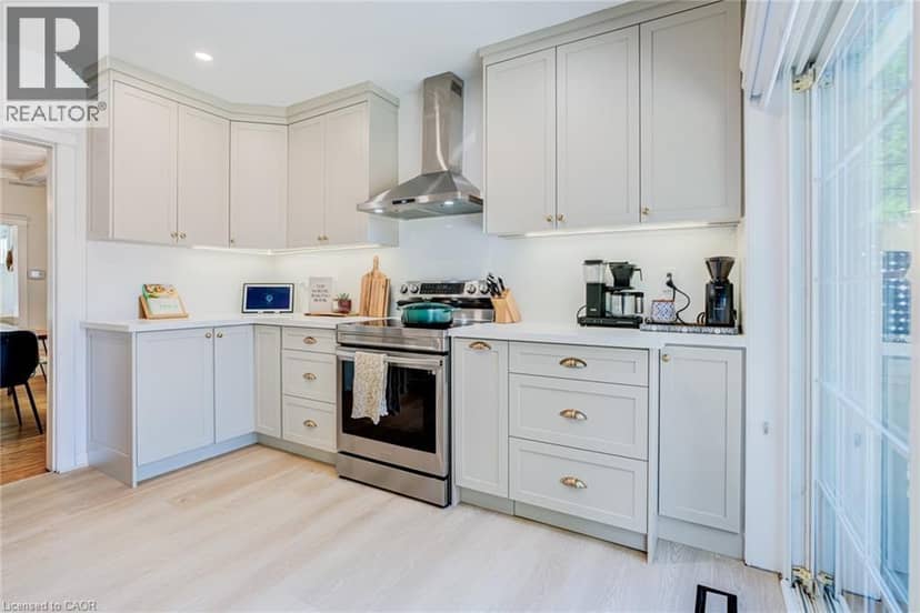 175 ROSSLYN Avenue S — photo 17 of 40