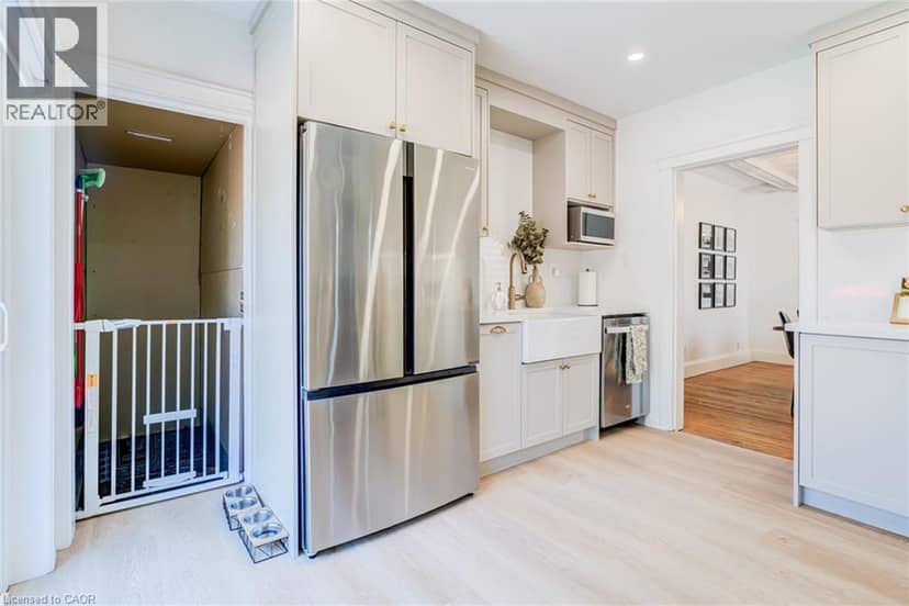 175 ROSSLYN Avenue S — photo 18 of 40
