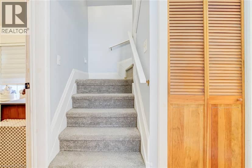 175 ROSSLYN Avenue S — photo 26 of 40