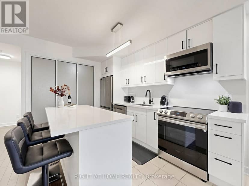 609 - 9191 Yonge Street — photo 15 of 39