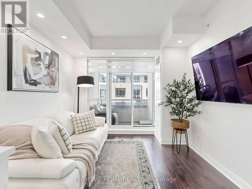 609 - 9191 Yonge Street — photo 9 of 39