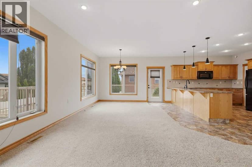 30 Lawson Close — photo 11 of 37