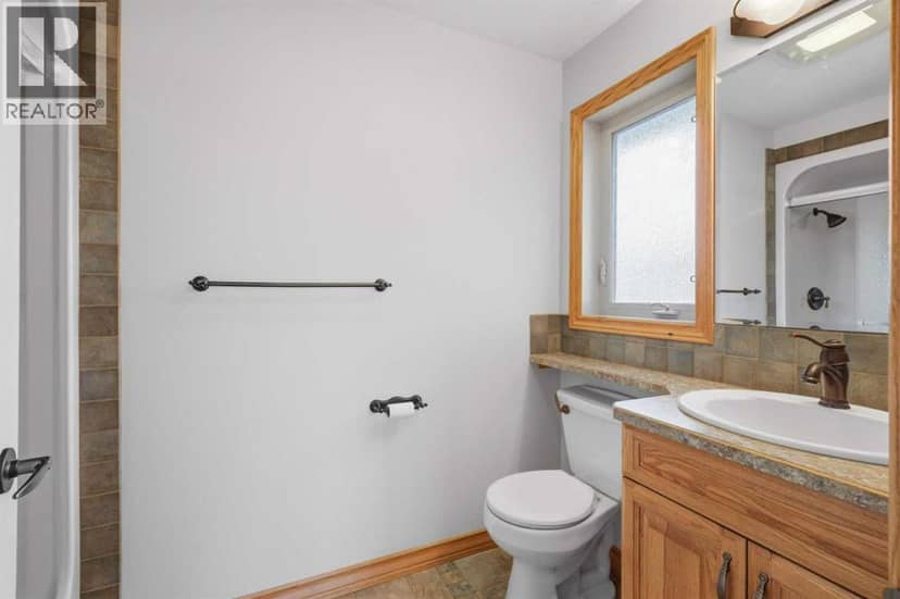 30 Lawson Close — photo 16 of 37