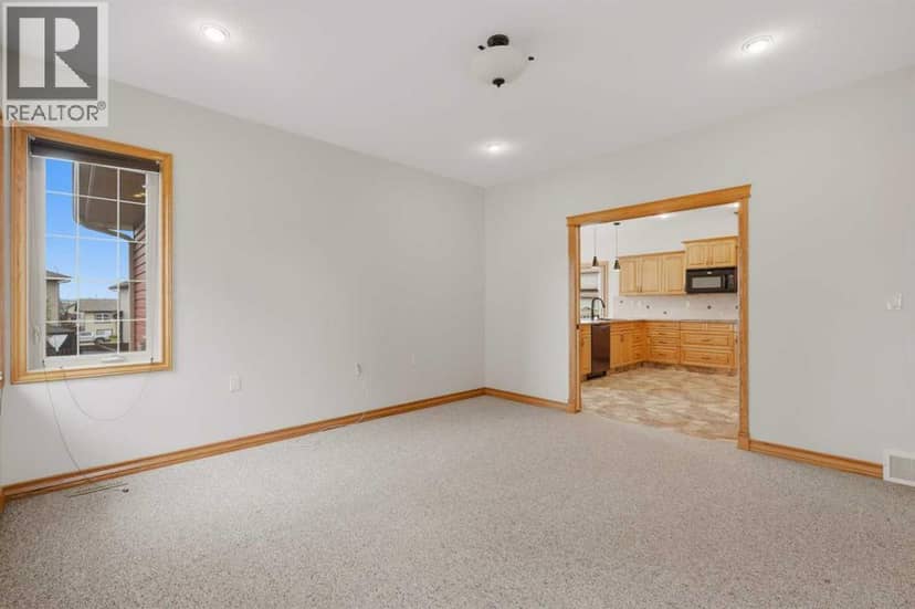 30 Lawson Close — photo 13 of 37