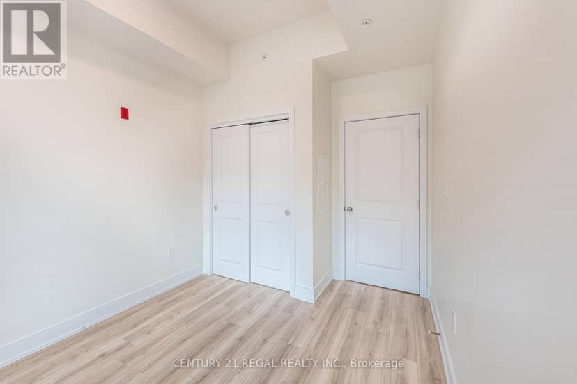Unit 205 - 121 Mary Street — photo 18 of 25